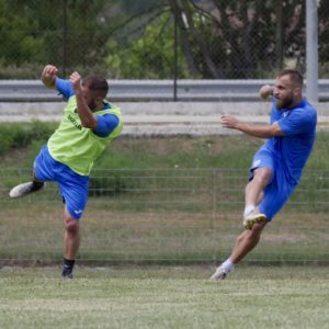 Κανονικά ολοκληρώθηκε και σήμερα η προπόνηση μας στο προπονητικό του ΠΕΑΚΙ, με το πρόγραμμα σήμερα να περιλαμβάνει ασκήσεις κατοχής και κυκλοφορίας της μπάλας με συγκεκριμένες οδηγίες, ενώ το πρόγραμμα ολοκληρώθηκε με παιχνίδια σε μικρές εστίες.

Επόμενη προπόνηση για την ομάδα μας, αύριο στο ΠΕΑΚΙ.

Link: http://pasgiannina.gr/training/training-17-06-20/

#pas #pasgiannina #pasgianninafc #pastraining