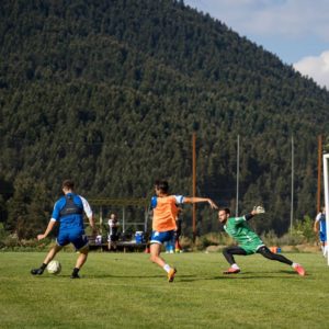 Μία ακόμα ημέρα στην προετοιμασία του ΠΑΣ και η προπόνηση παραμένει σε υψηλούς ρυθμούς.

Το πρόγραμμα περιελάμβανε προθέρμανση, φυσική κατάσταση και τρεξίματα, ενώ στη συνέχεια ακολούθησαν παιχνίδια σε μικρούς χώρους και στο φινάλε οι παίκτες είχαν οικογενειακό διπλό με συγκεκριμένες τακτικές οδηγίες.

Link: http://pasgiannina.gr/training/training-karpenisi-5-2020/

#pas #pasgiannina #pasgianninafc #pastraining #karpenisi